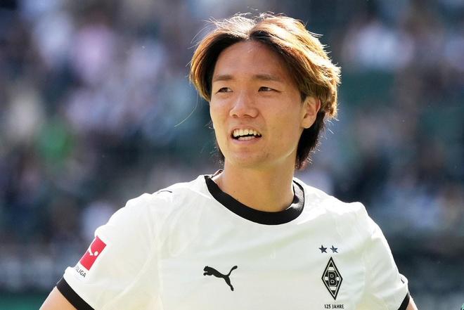 記者：法克福盯上板倉滉，欲截胡轉會阿賈克斯，選為圖塔替身。