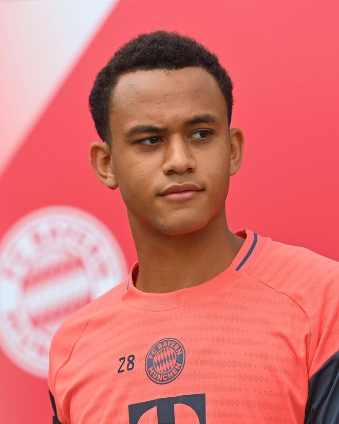 官方：拜仁續(xù)約布赫曼，租借至紐倫堡一年