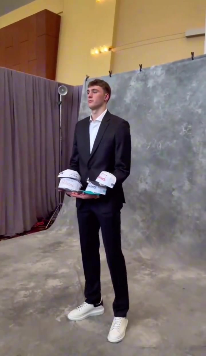 半路殺出獨行俠弗拉格手拿爵巫蜂鶘帽子 結(jié)果四隊全部落空