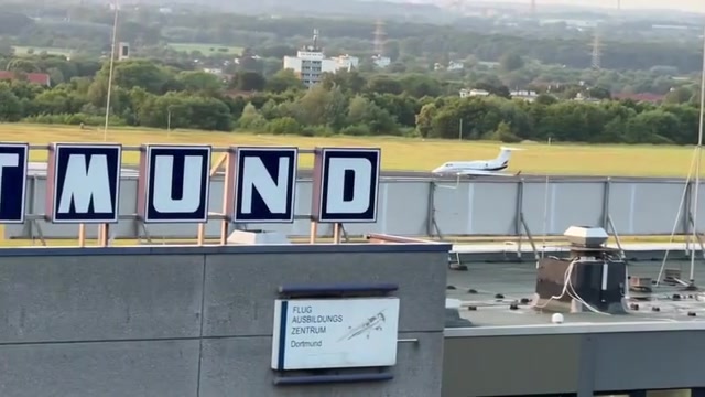 追隨哥哥的腳步貝林厄姆此前抵達(dá)多特蒙德并進(jìn)行體檢