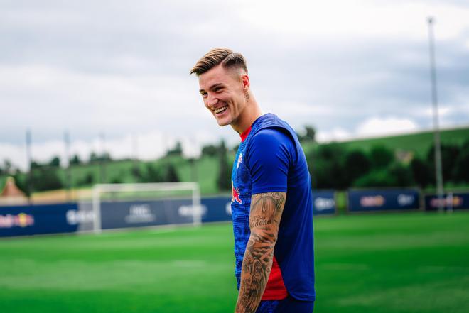 曼聯(lián)紐卡誰(shuí)家得，萊比錫謝科獨(dú)訓(xùn)中。