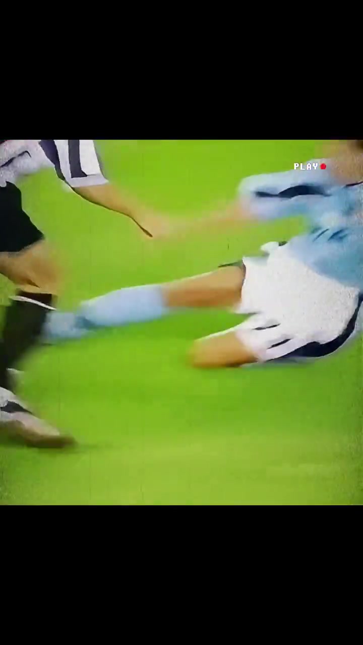 無所不能尤文時期的齊達內(nèi)就已經(jīng)強的離譜了