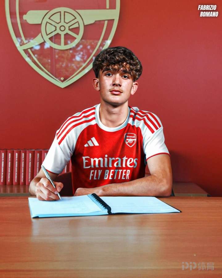 羅馬諾：阿森納與15歲的多曼簽訂了一份學徒合同 不少豪門俱樂部都想高薪挖走他