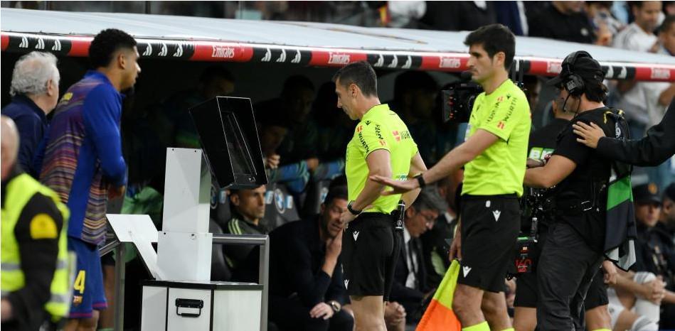 國(guó)家德比裁判錄音：埃里克·加西亞因手舉得太高被判罰點(diǎn)球