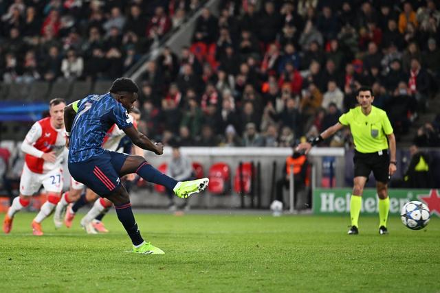 稱號：薩卡是歐冠改組以來首位連續(xù)4個歐冠客場進球的阿森納球員